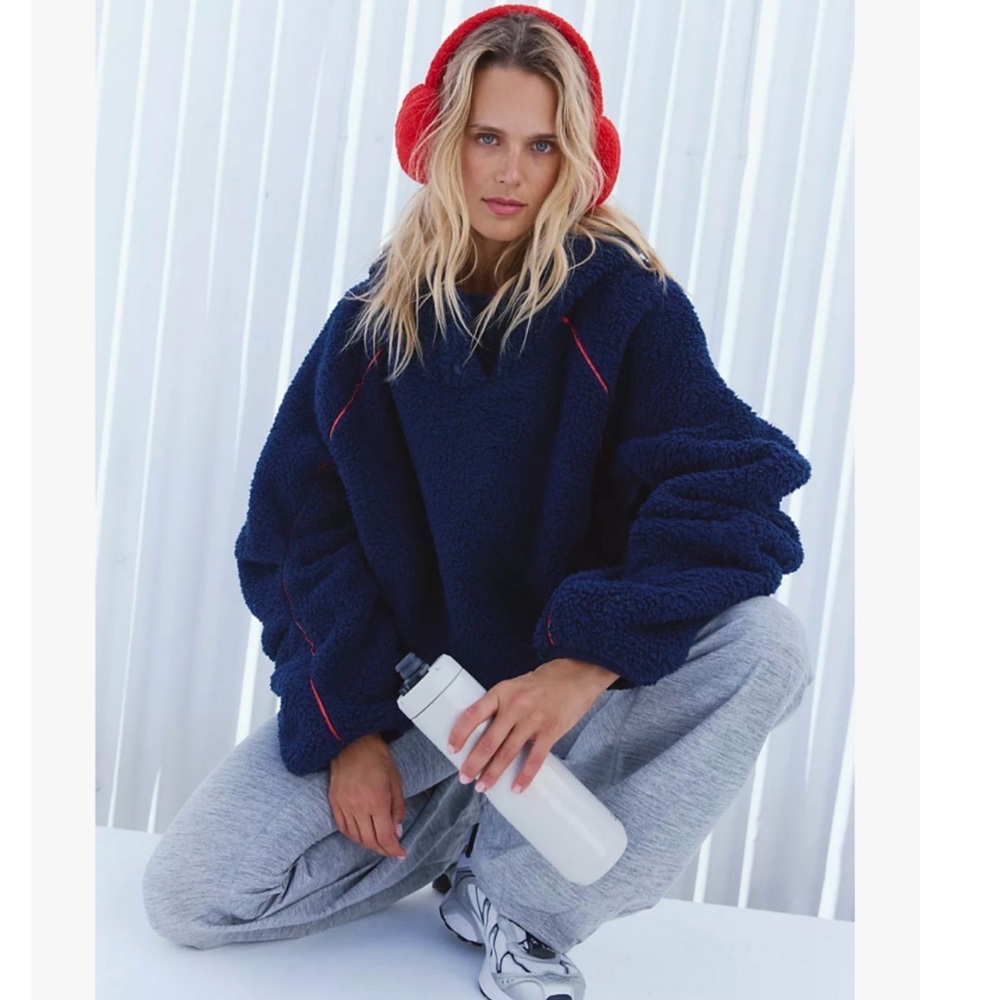 NWOT XS Free Flow Fleece